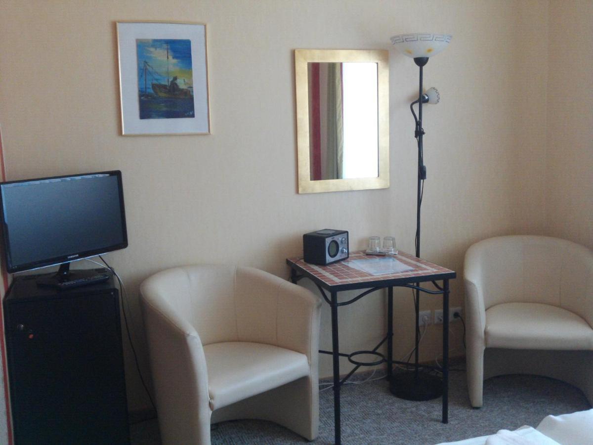 Landhotel Ostseetraum & Fewo Rostock Quarto foto